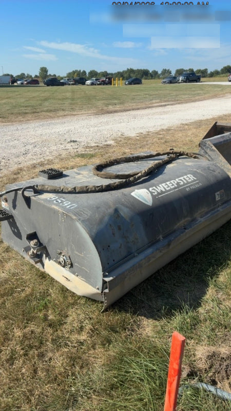 2019 PALADIN Sweepster SB72