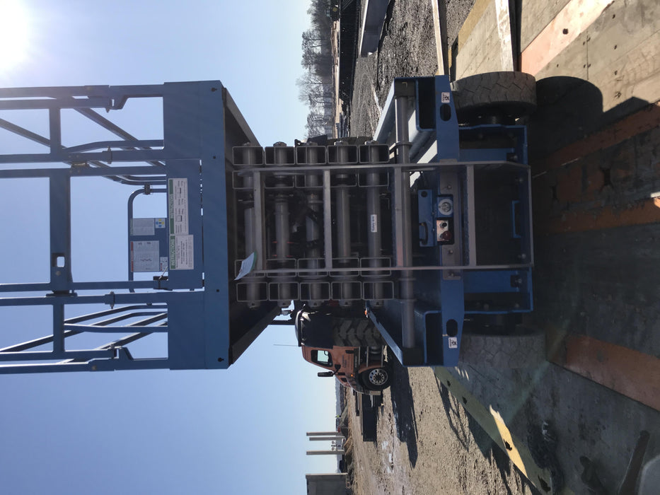 2019 Genie GS-4047 Folding rails with half height swing gate