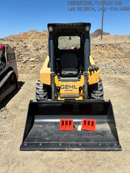 2016 GEHL R135