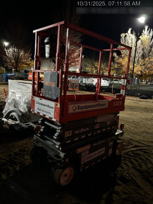 2020 Skyjack SJIII-3219 Solid NM Tires, Half height spring hinged entry gate, Dual Beacons, 800W Inverter