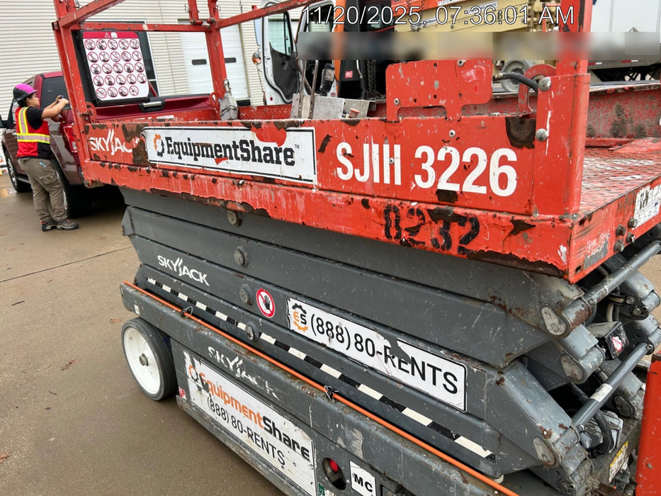 2018 Skyjack SJIII-3226 Skyjack SJIII3226 Scissor Lift w/Trojan Batteries
