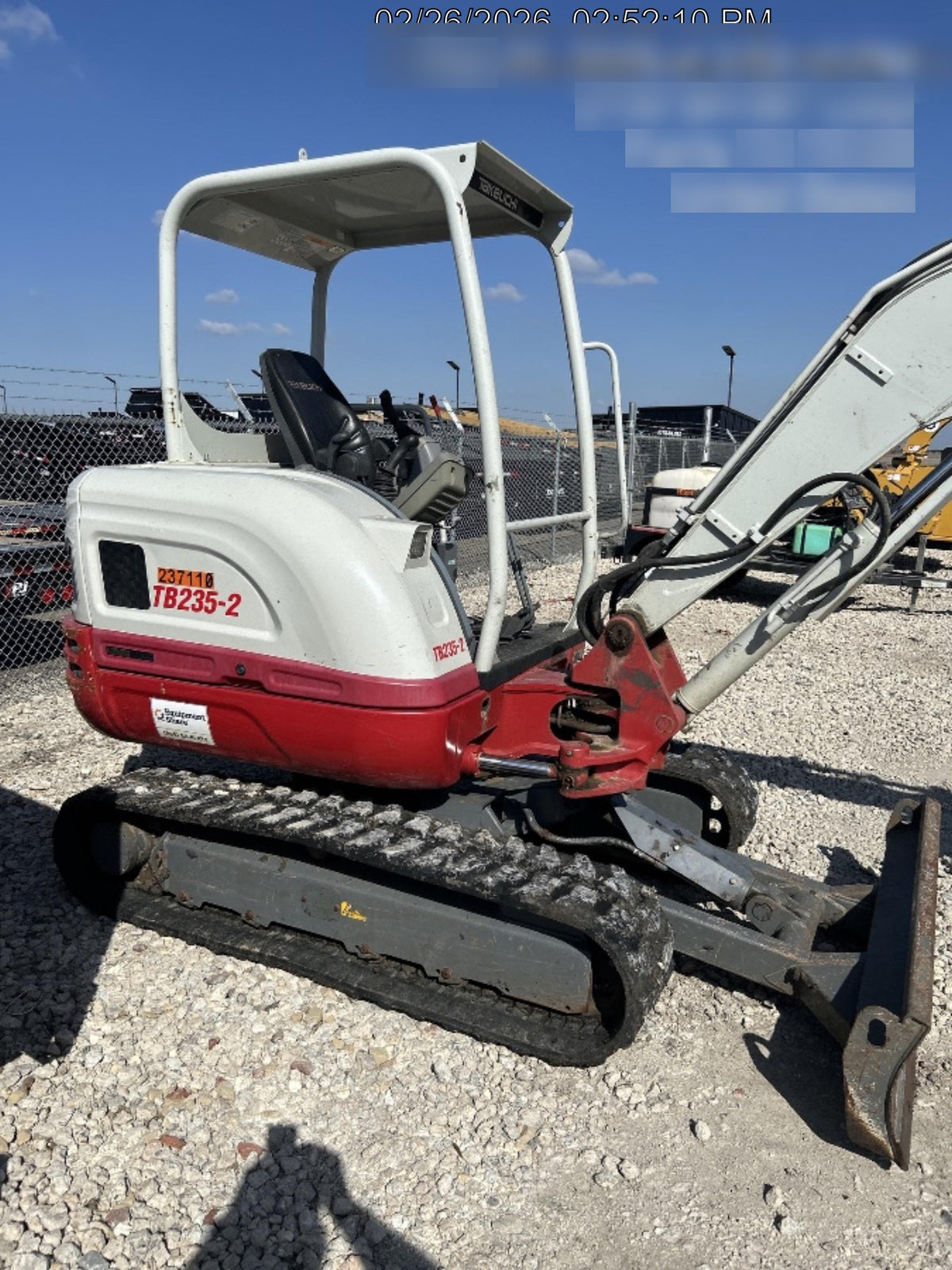 2022 TAKEUCHI TB235-2R