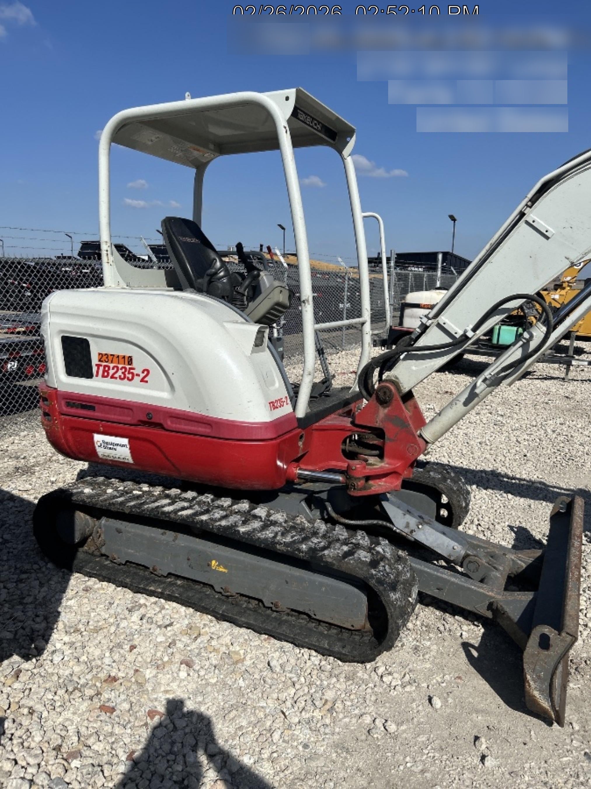 2022 TAKEUCHI TB235-2R