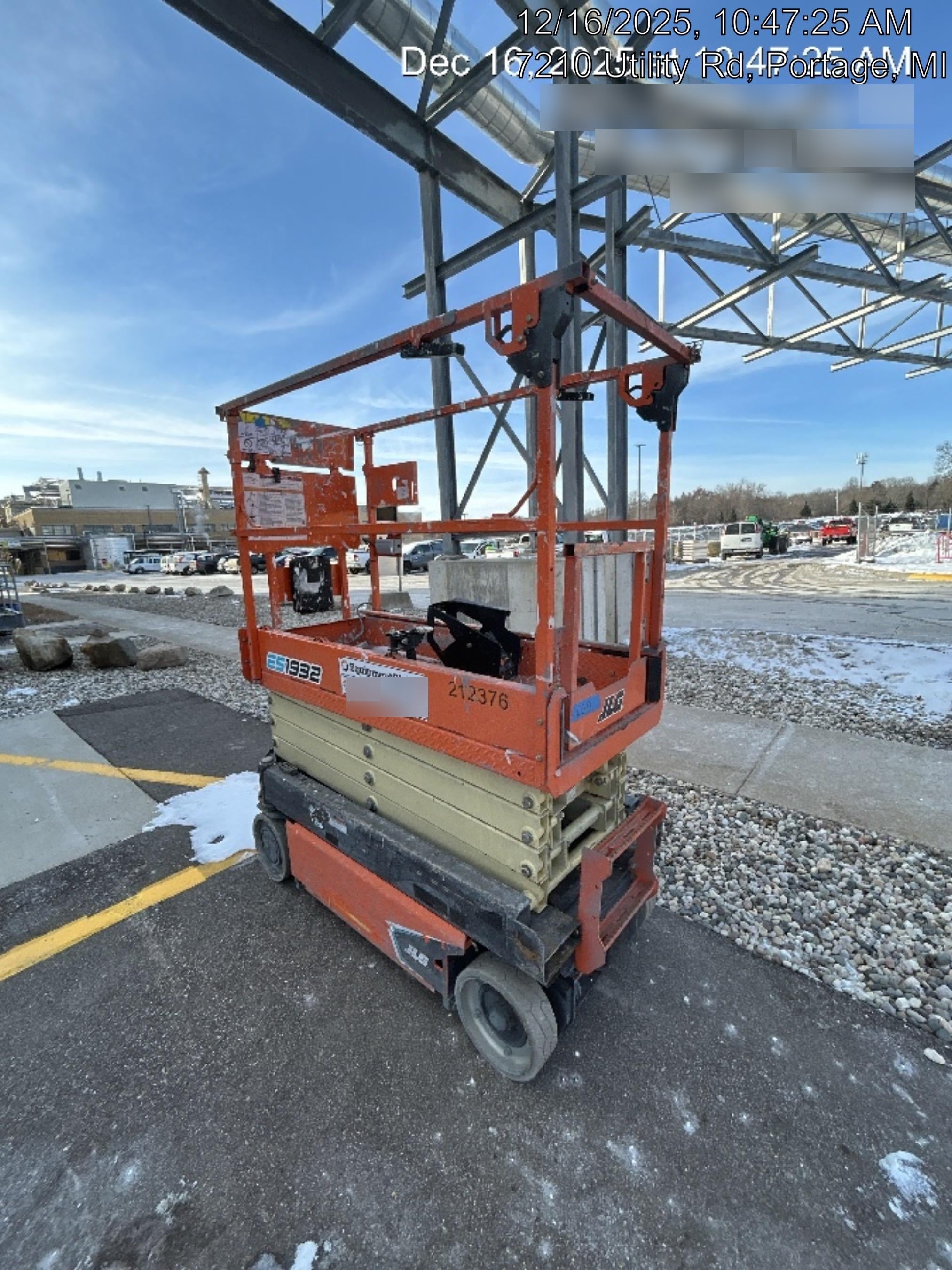 2022 JLG ES1932