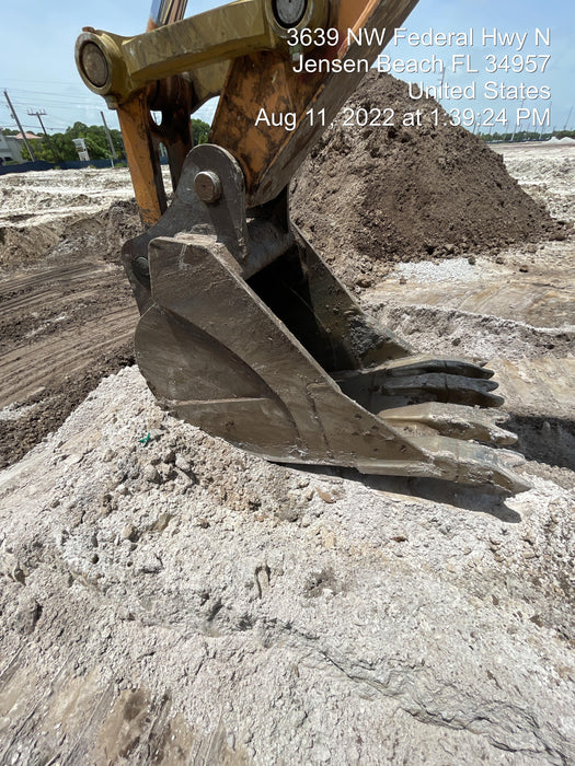 2017 CASE 36" Bucket - Case