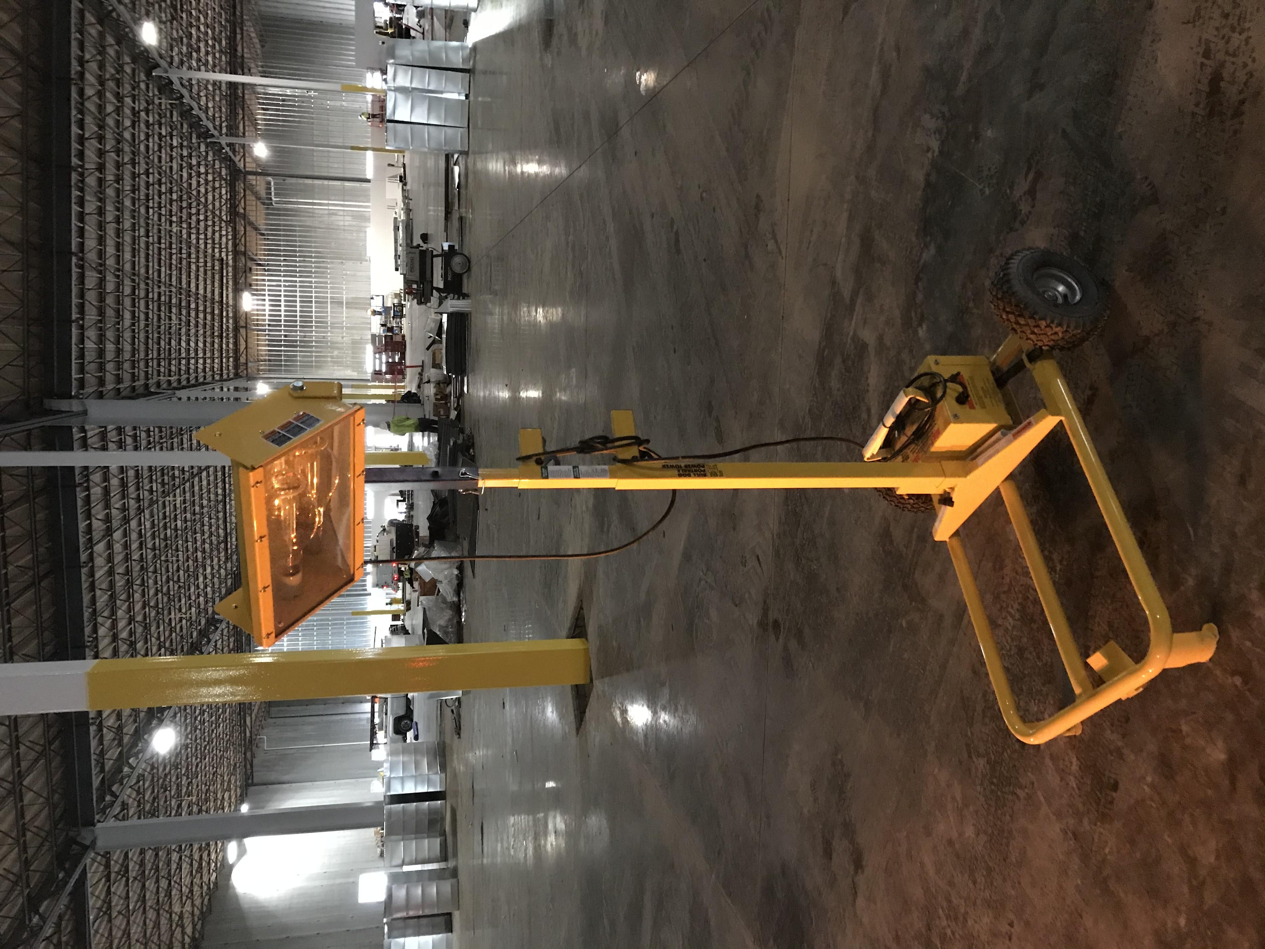 2020 BULLDOG 1000W Light Cart
