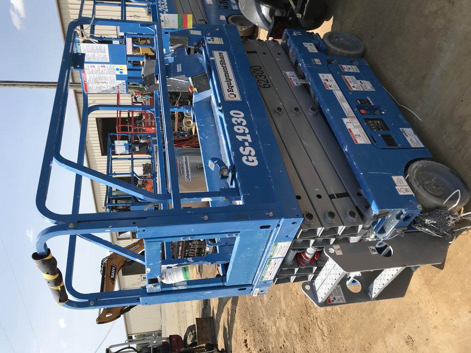 2020 Genie GS-1930 Solid Non Marking Tires, Beacon, Folding rails with half height swing gate