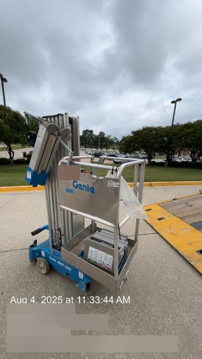 2019 GENIE AWP-30S