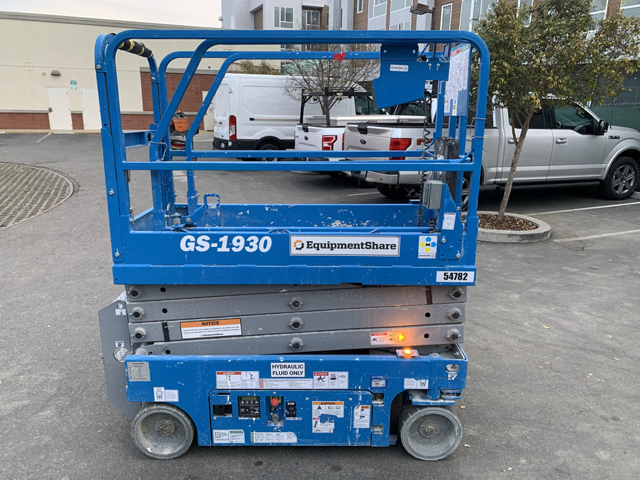 2019 Genie GS-1930 Half Height Swing Gate, 800W Inverter