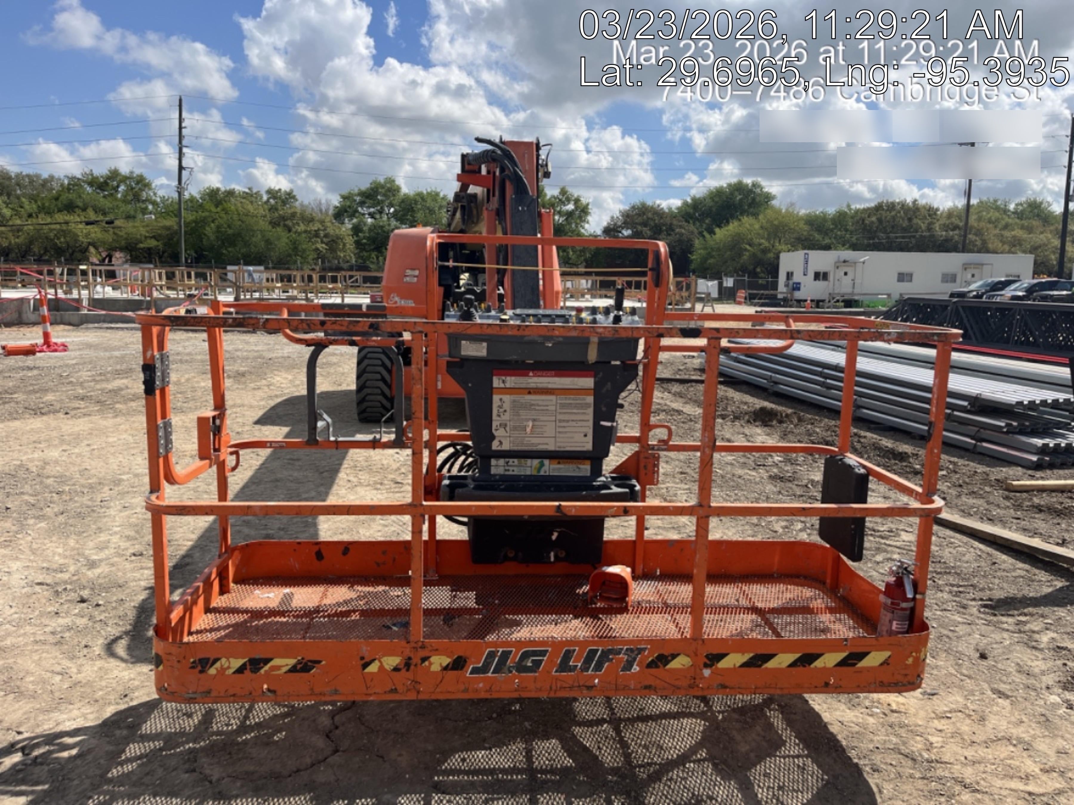 2023 JLG 660SJ