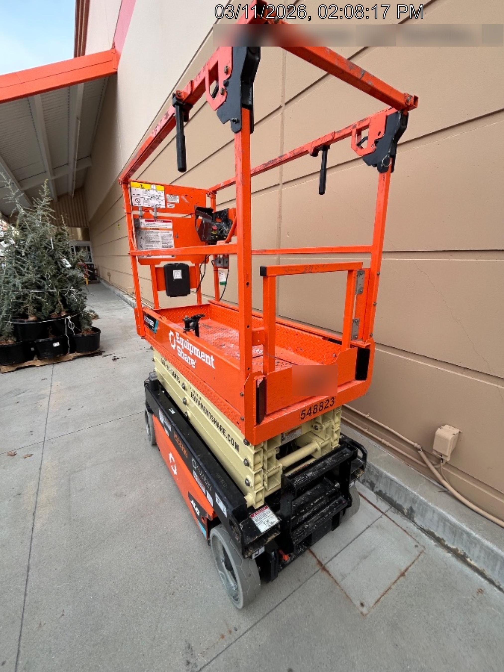 2025 JLG ES1932