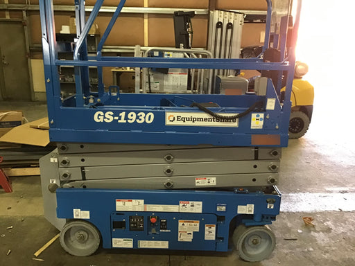 2019 Genie GS-1930 Half Height Swing Gate, 800W Inverter