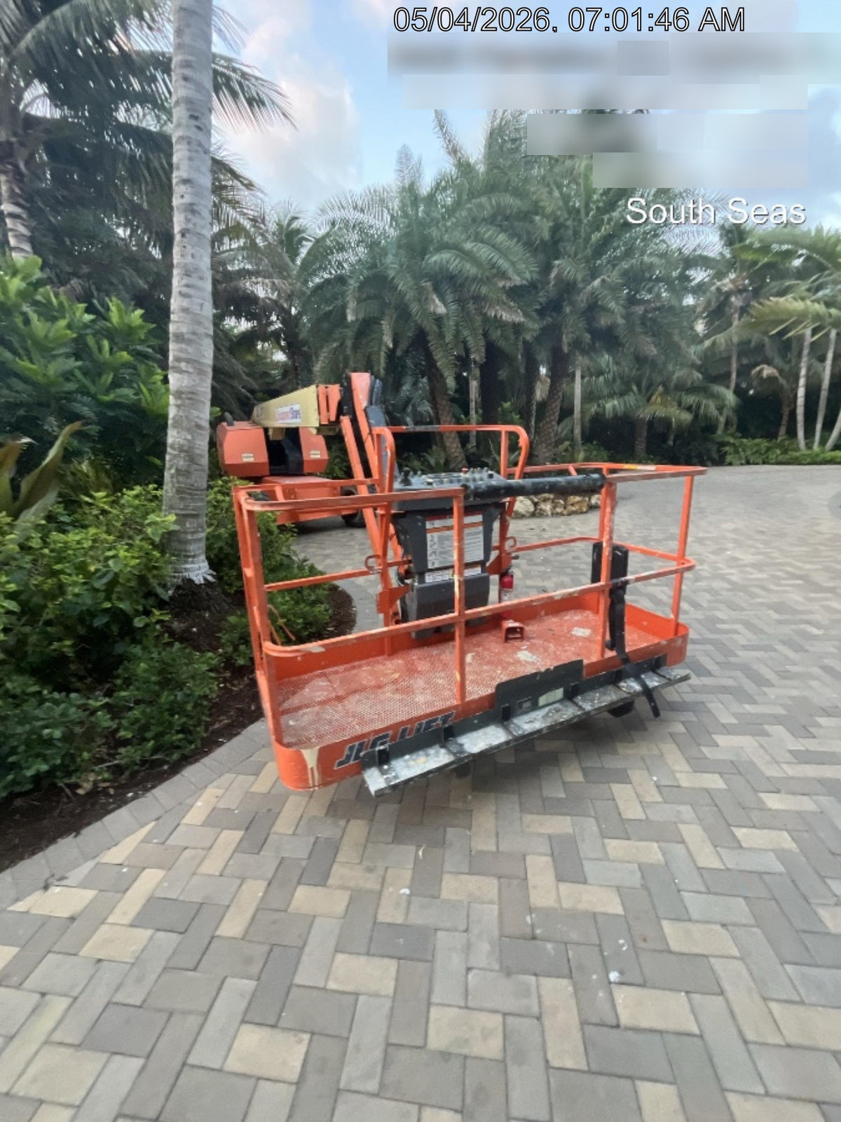 2016 JLG 660SJ