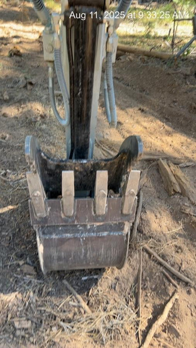 2025 TAKEUCHI 18" HD Bucket - Takeuchi