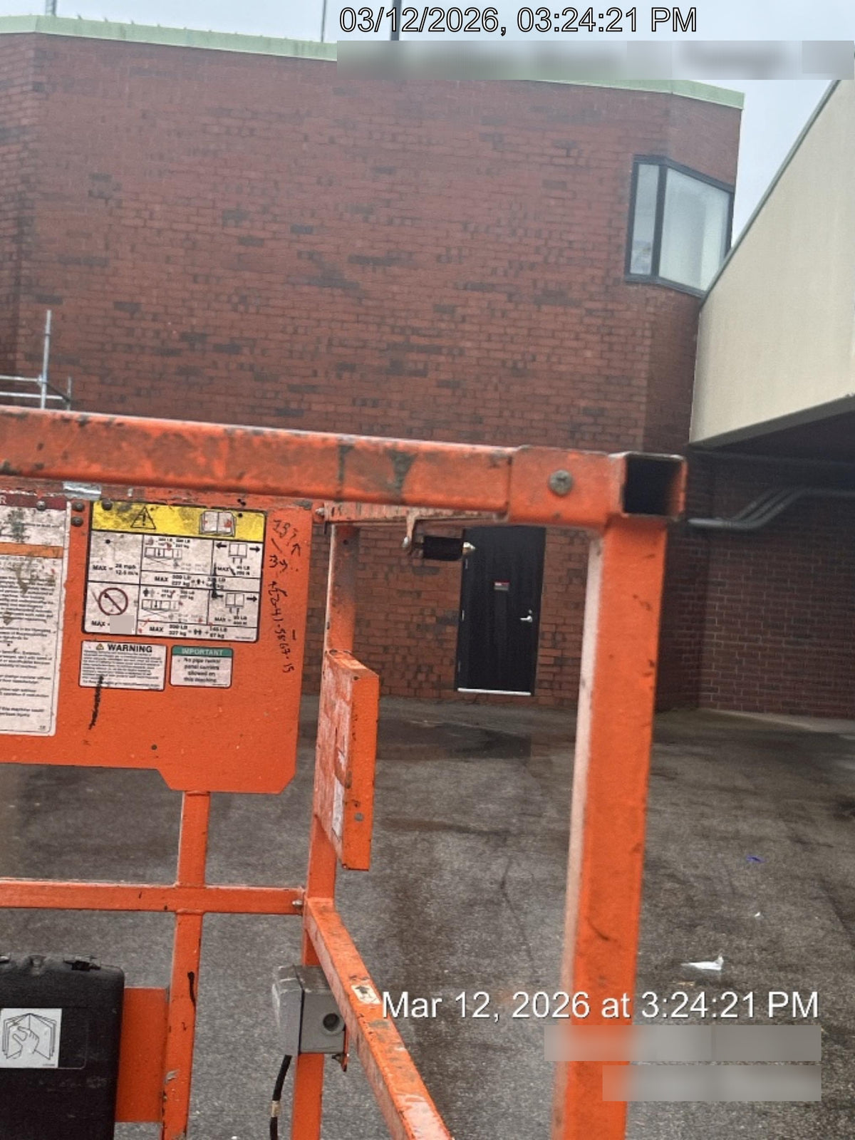 2022 JLG ES1330L