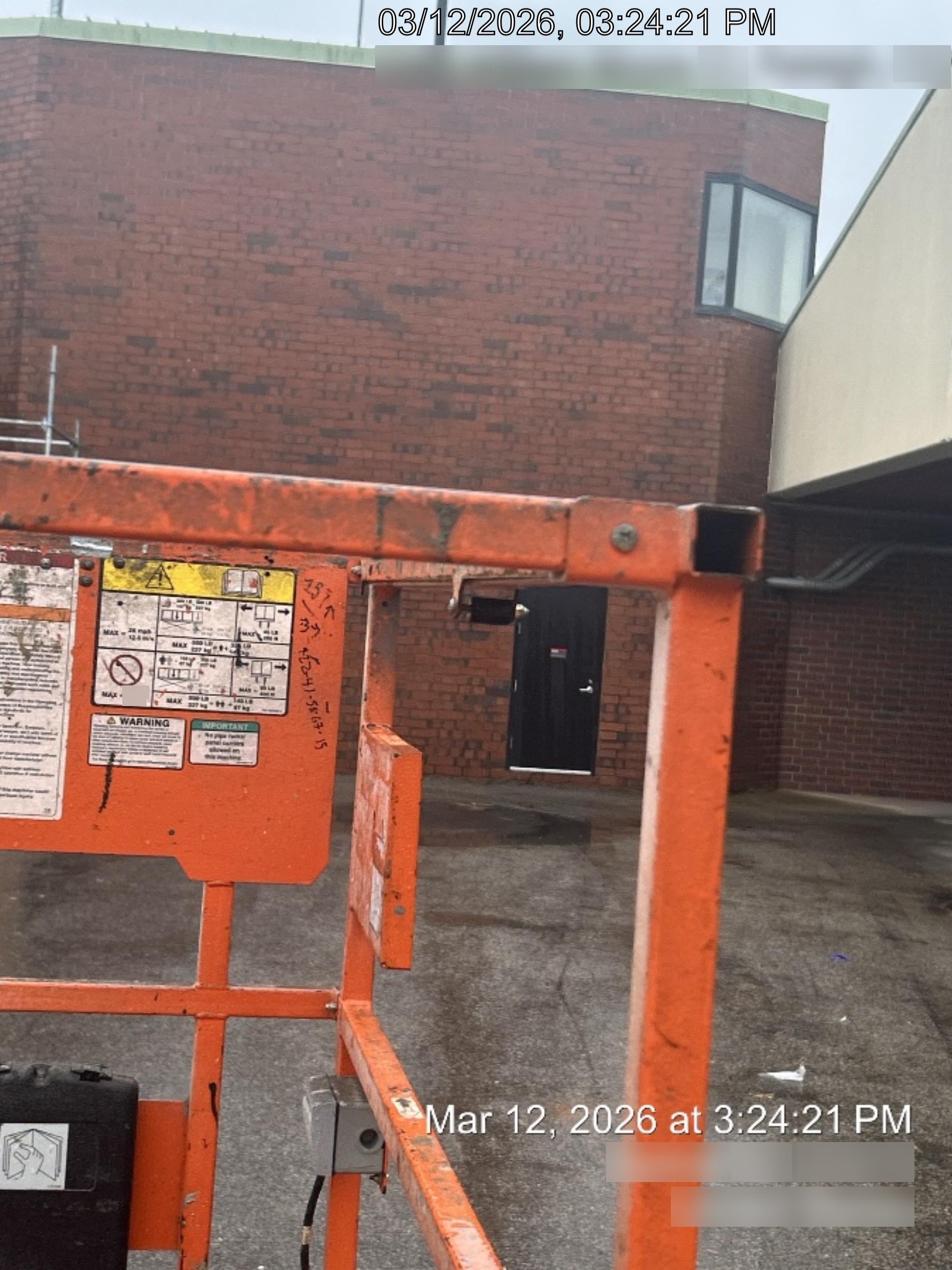2022 JLG ES1330L