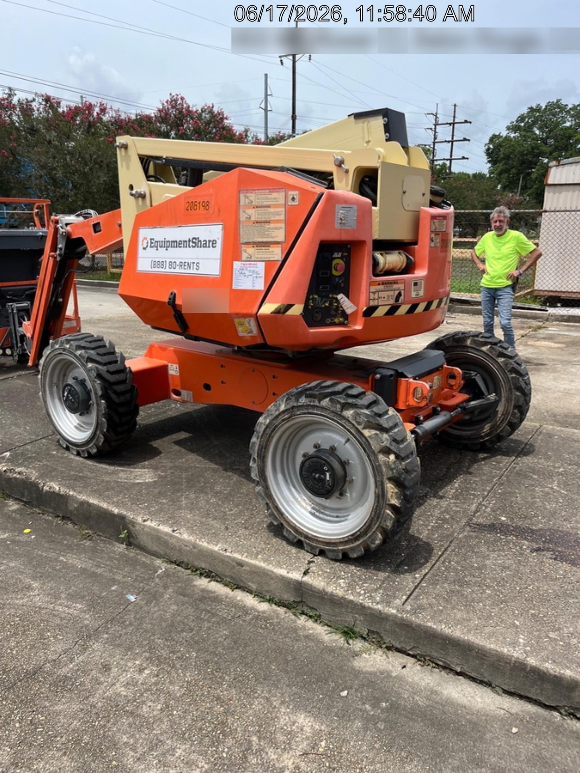 2022 JLG 340AJ