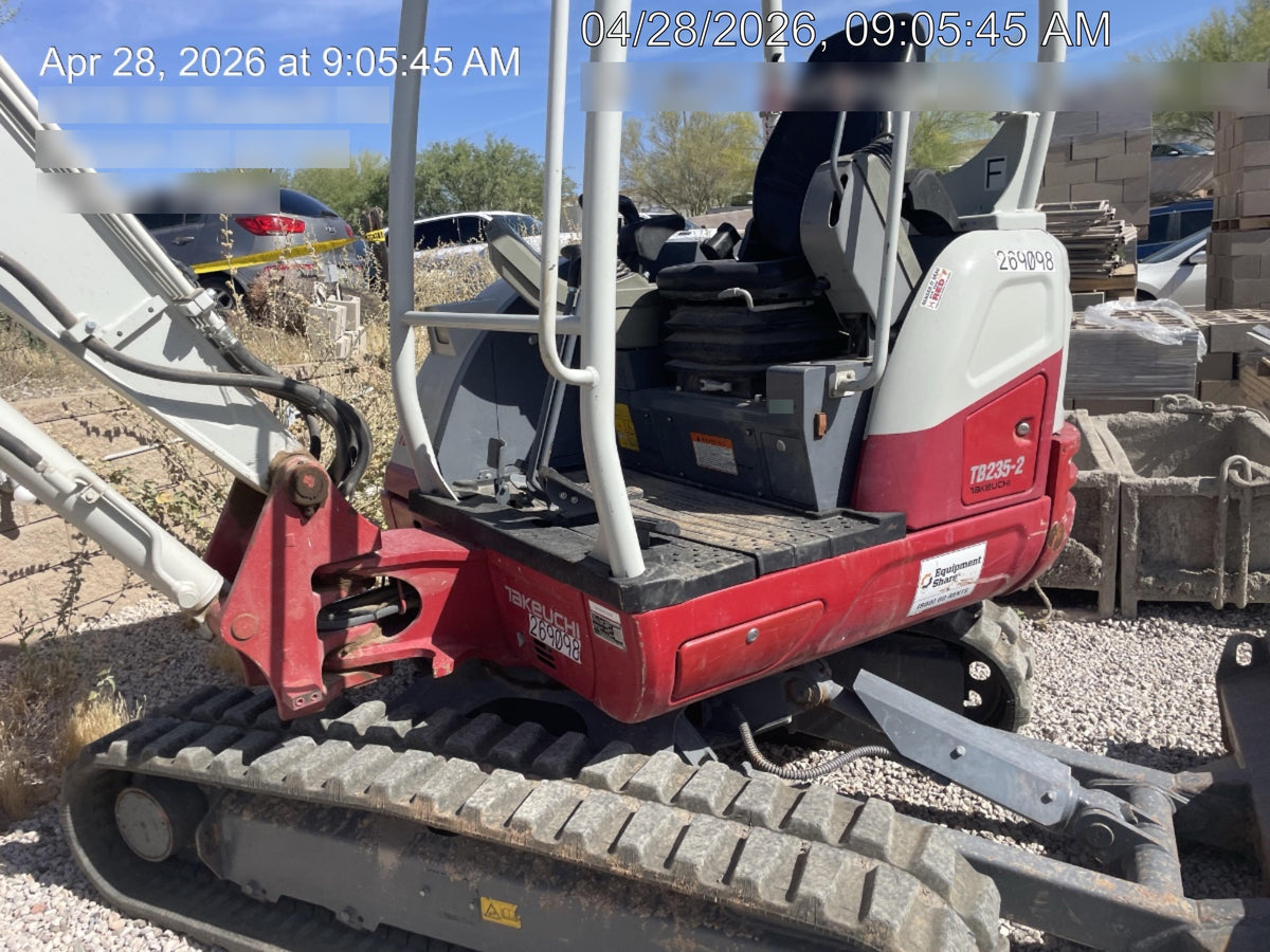 2022 TAKEUCHI TB235-2R