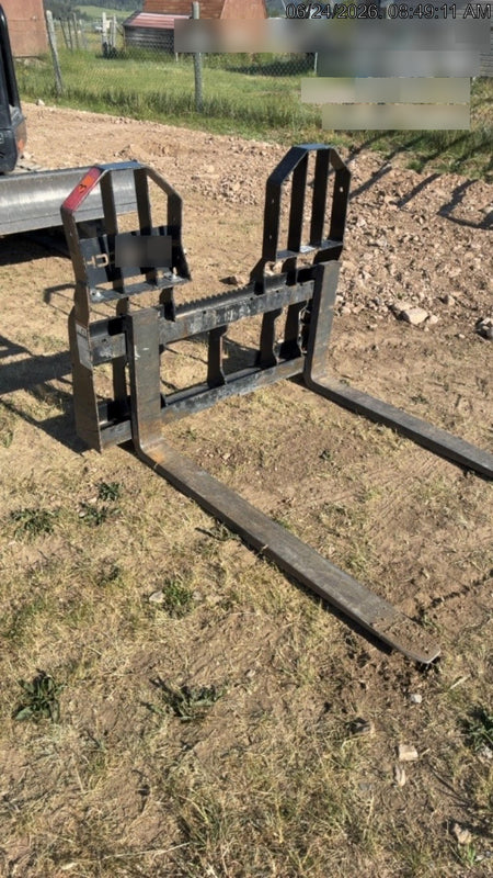 2021 TAKEUCHI 48" Pallet Forks - Takeuchi