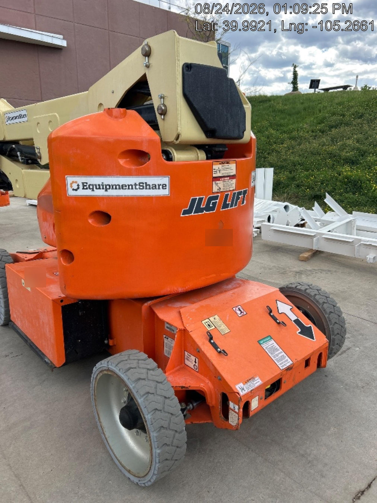 2019 JLG E400AJPN