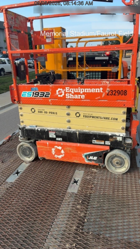 2022 JLG ES1932