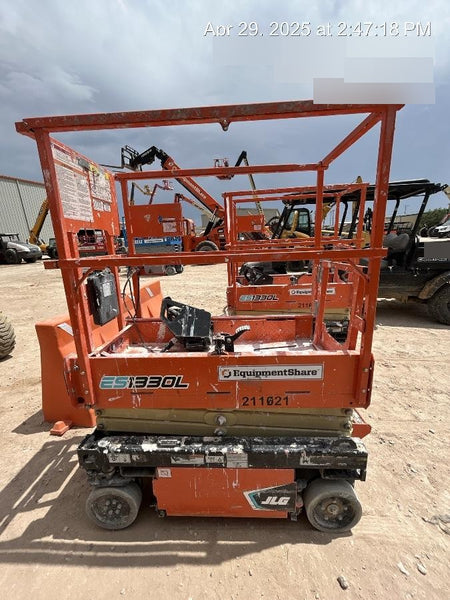 2022 JLG ES1330L