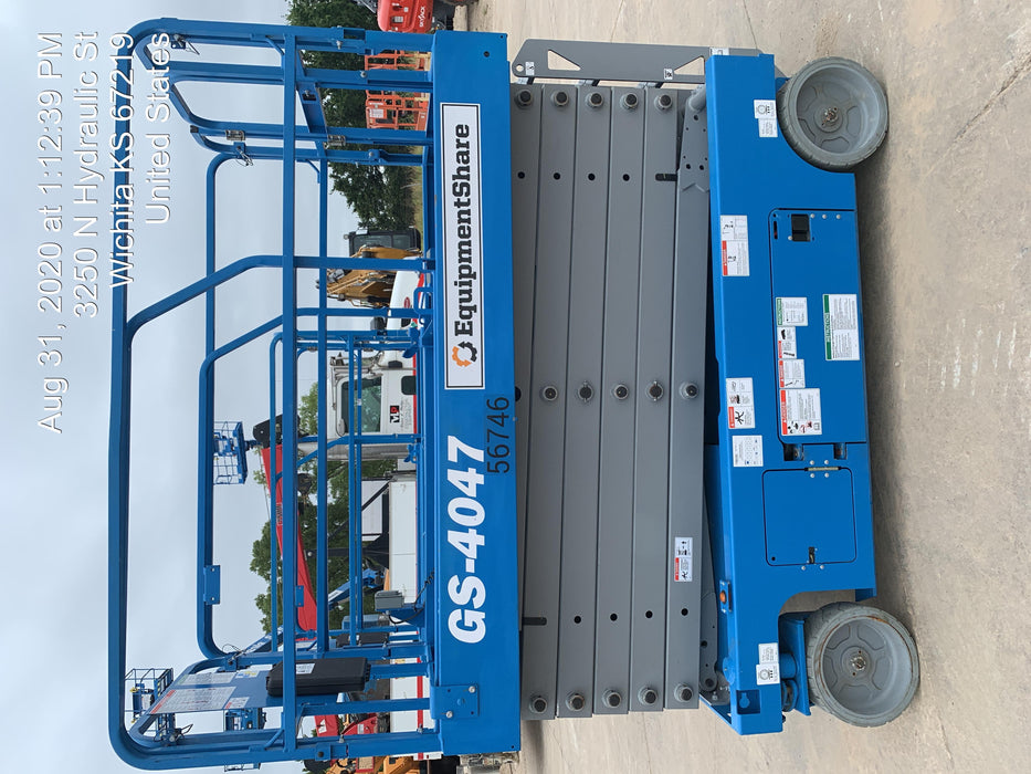 2019 Genie GS-4047 Folding rails with half height swing gate