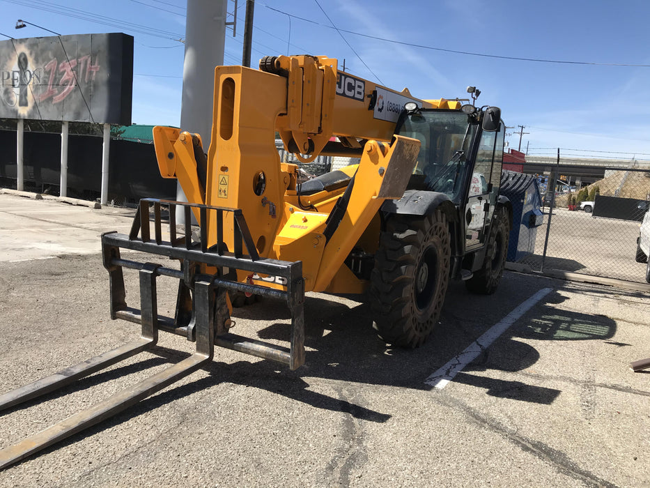2020 JCB 510-56 Cab/Heat/Air, 74 HP, Solid Tires, STD Worklight, Beacon, Aux Hydraulics, Lifting Eye, Back up Alarm w/66" Carriage/60" Forks