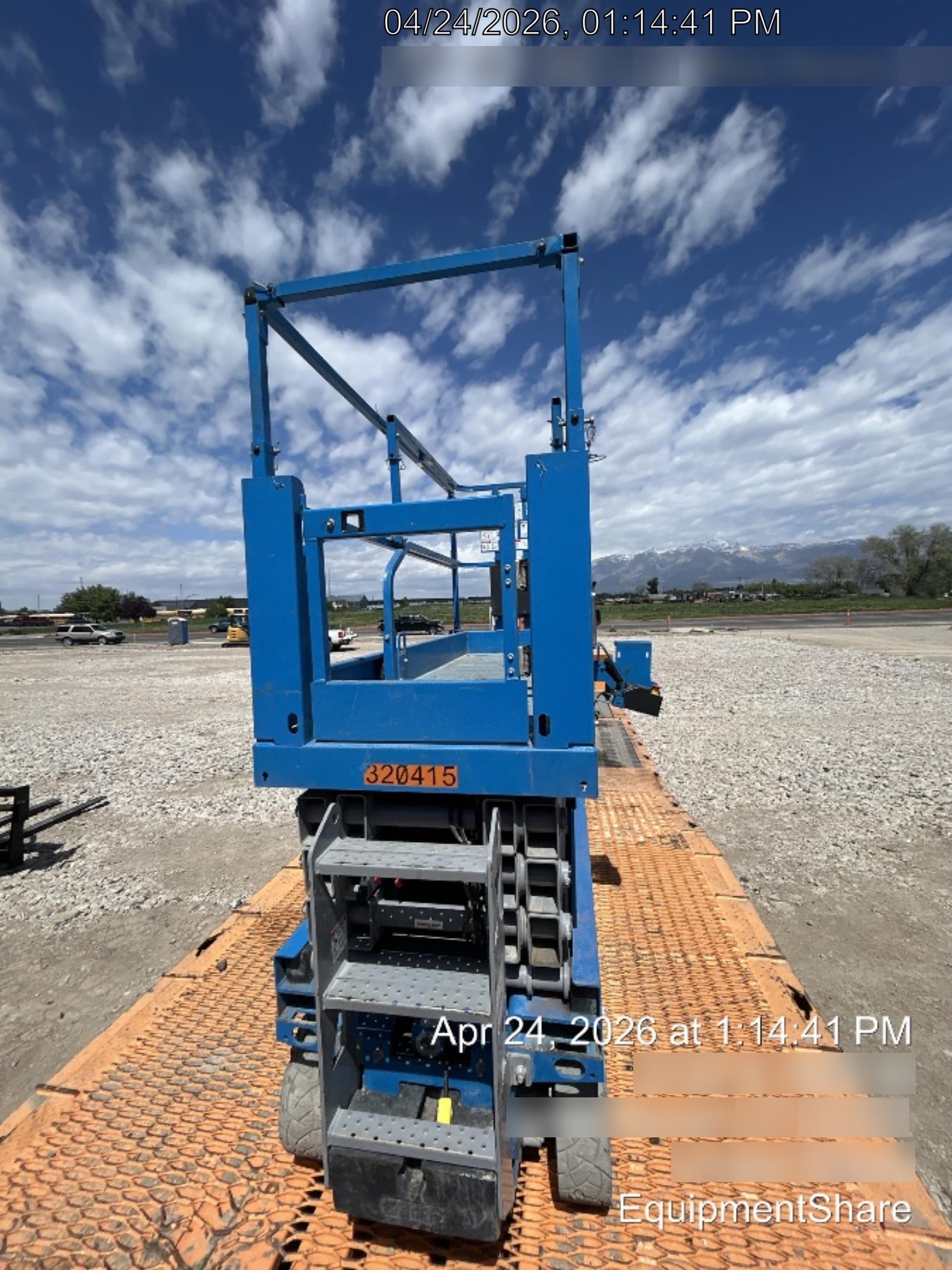 2023 GENIE GS-2632