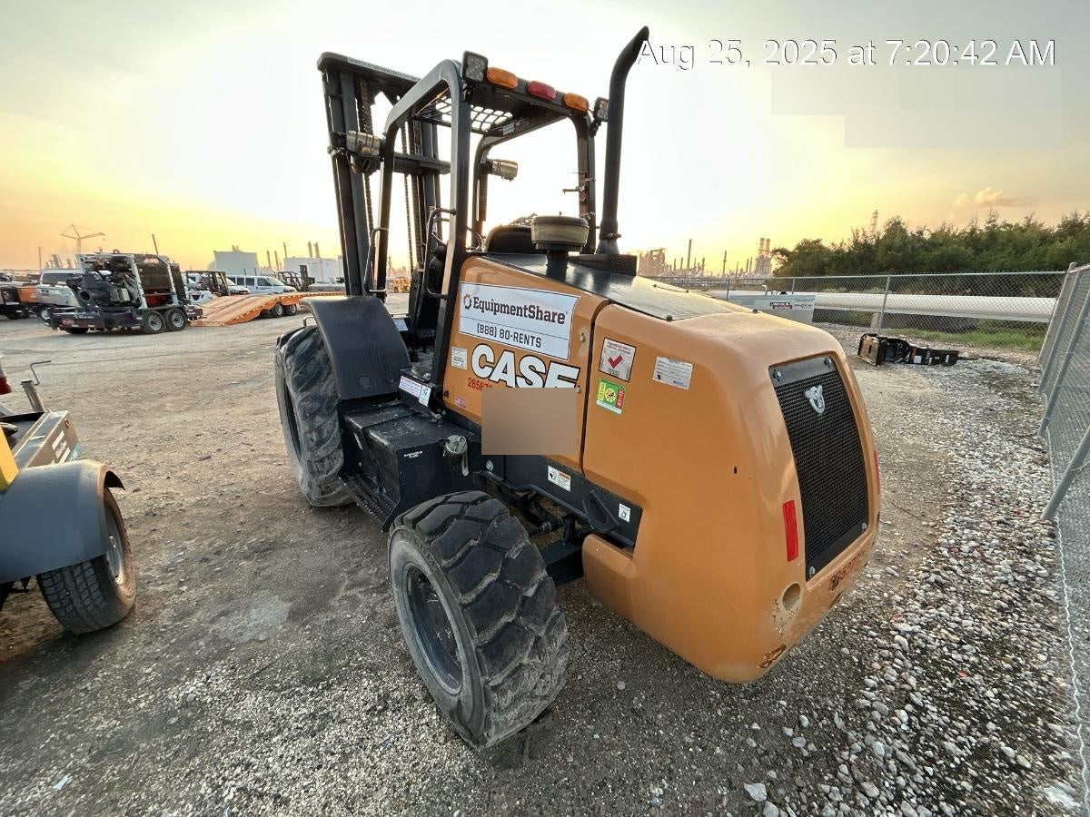 2023 CASE 588H