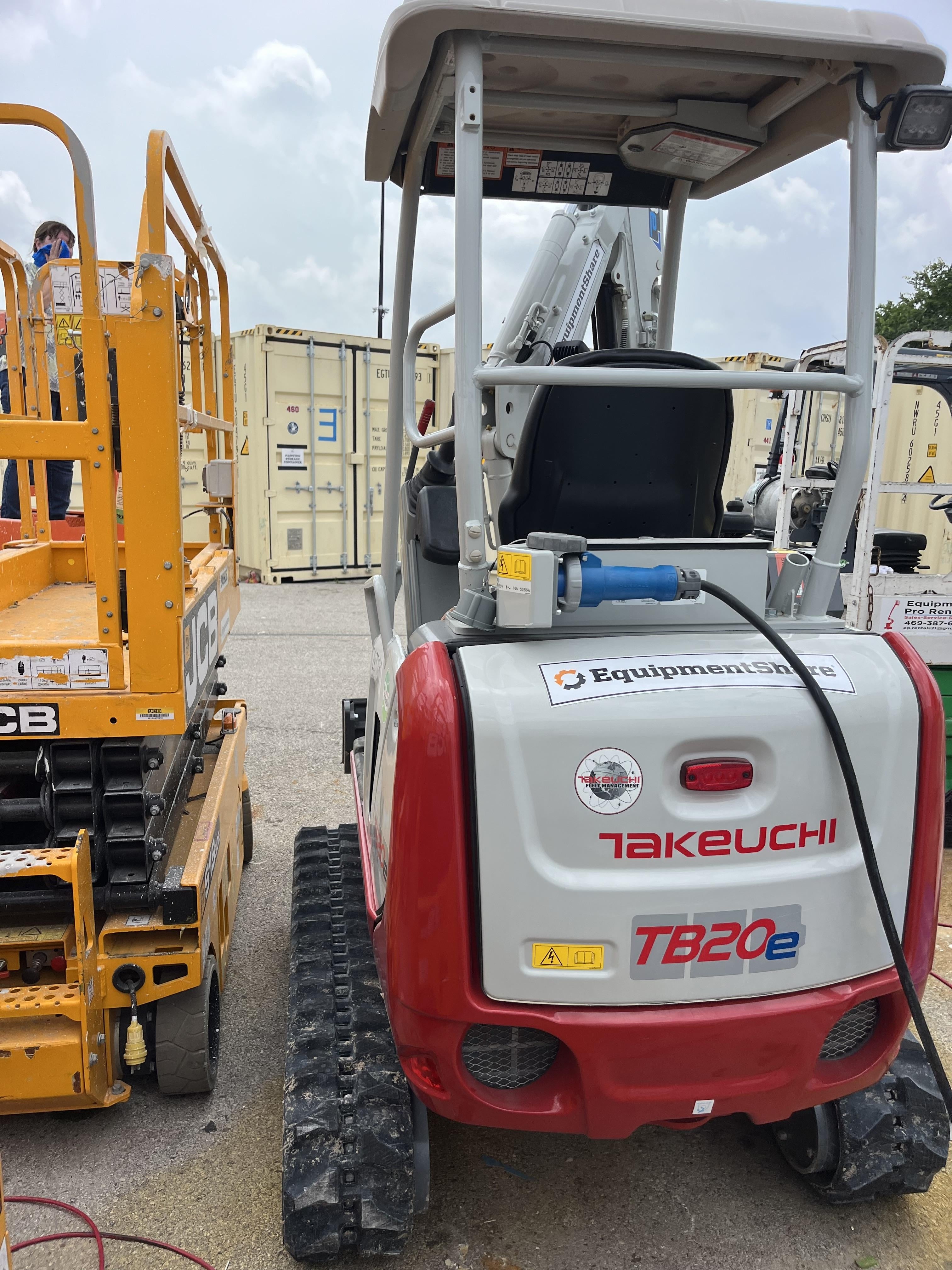 2023 TAKEUCHI TB20e
