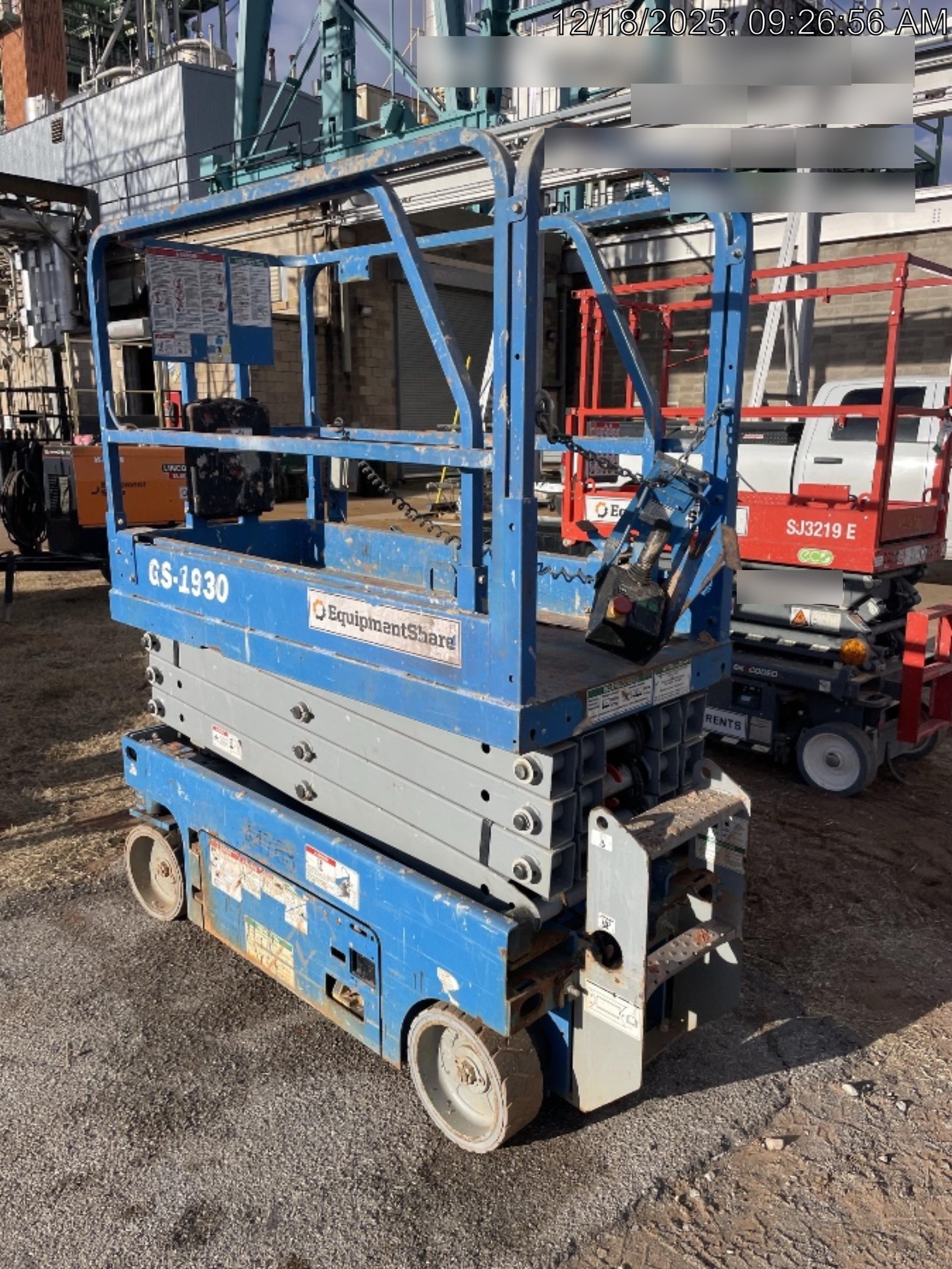 2019 Genie GS-1930 Fixed rails with chain Entry