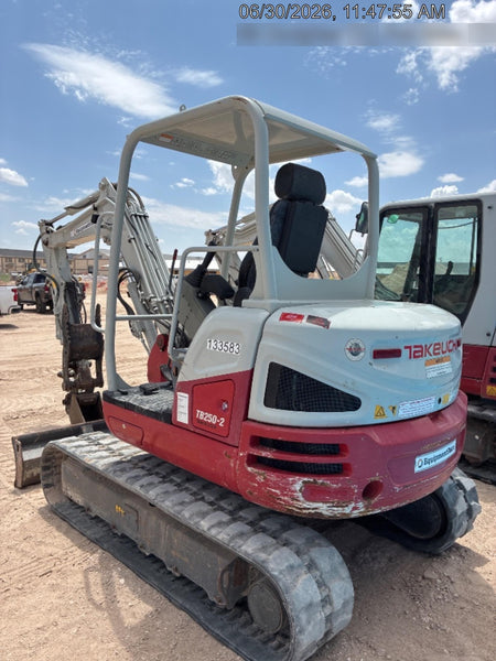 2021 TAKEUCHI TB250-2