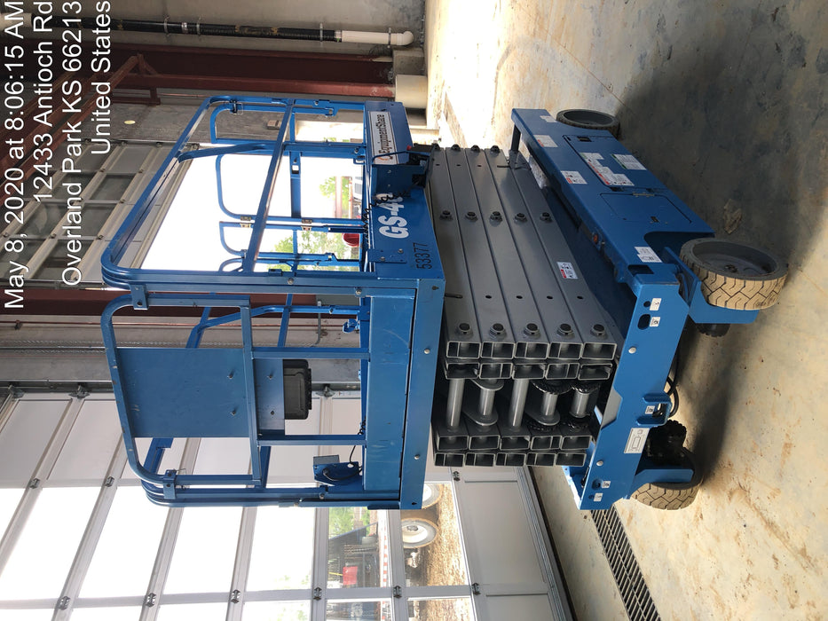 2019 Genie GS-4047 Folding rails with half height swing gate