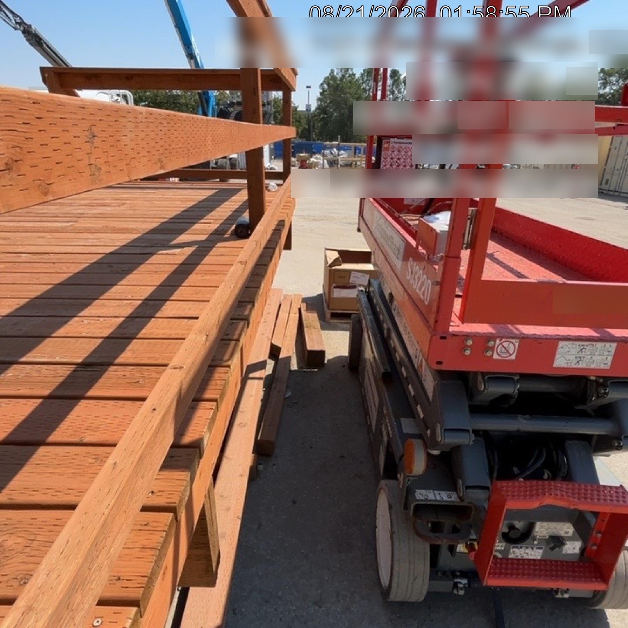 2020 Skyjack SJIII-3220 Solid NM Tires, Half height spring hinged entry gate, Dual Beacons, 6' Powered Extension Deck
