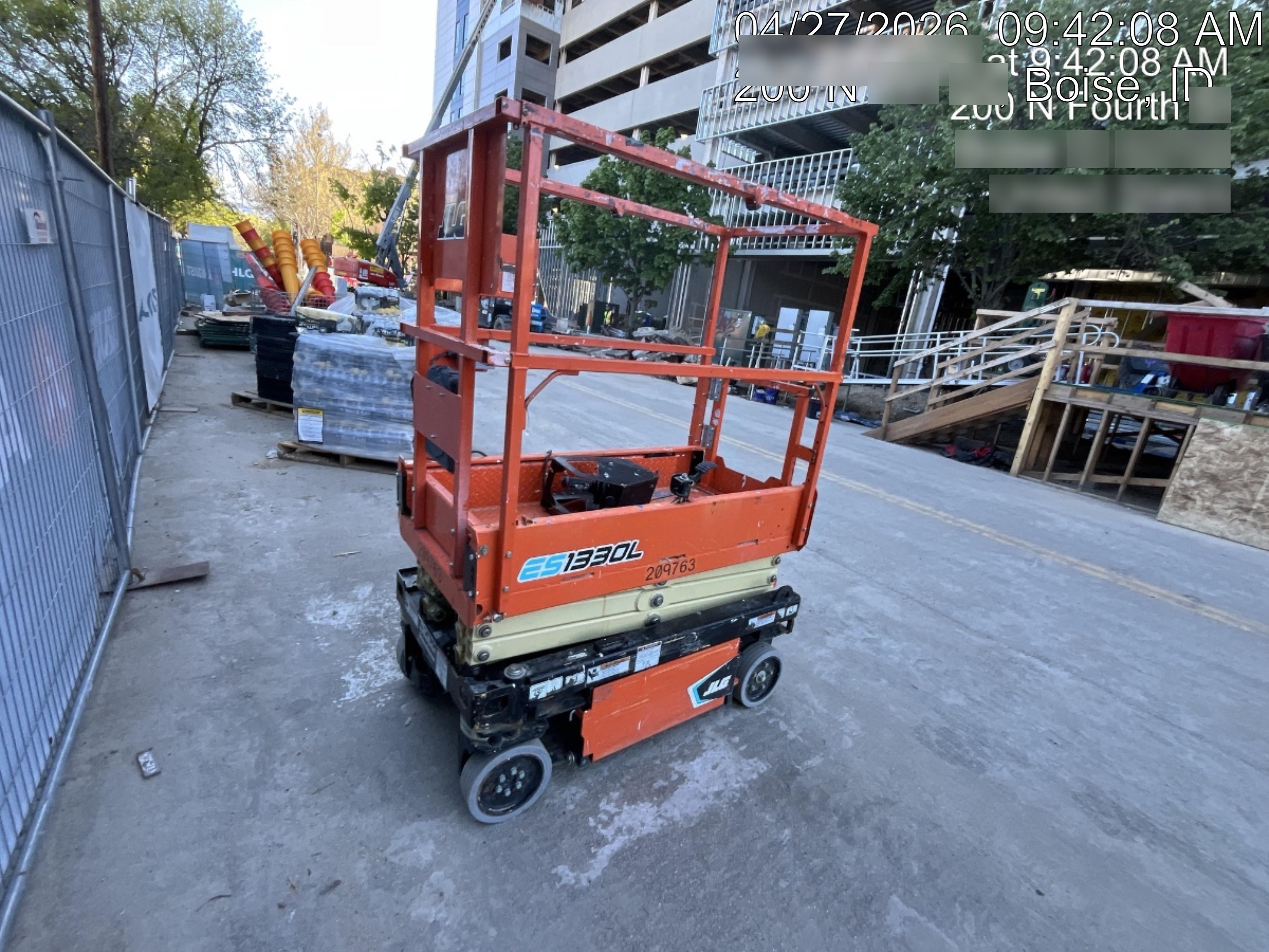 2022 JLG ES1330L