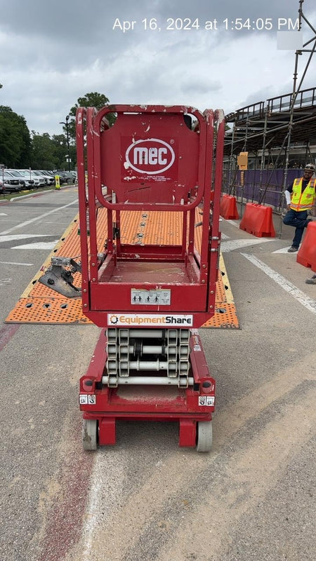 2019 MEC 1330SE MEC 1330SE w/ES Track Hardware, Full Extended 2 Year Warranty