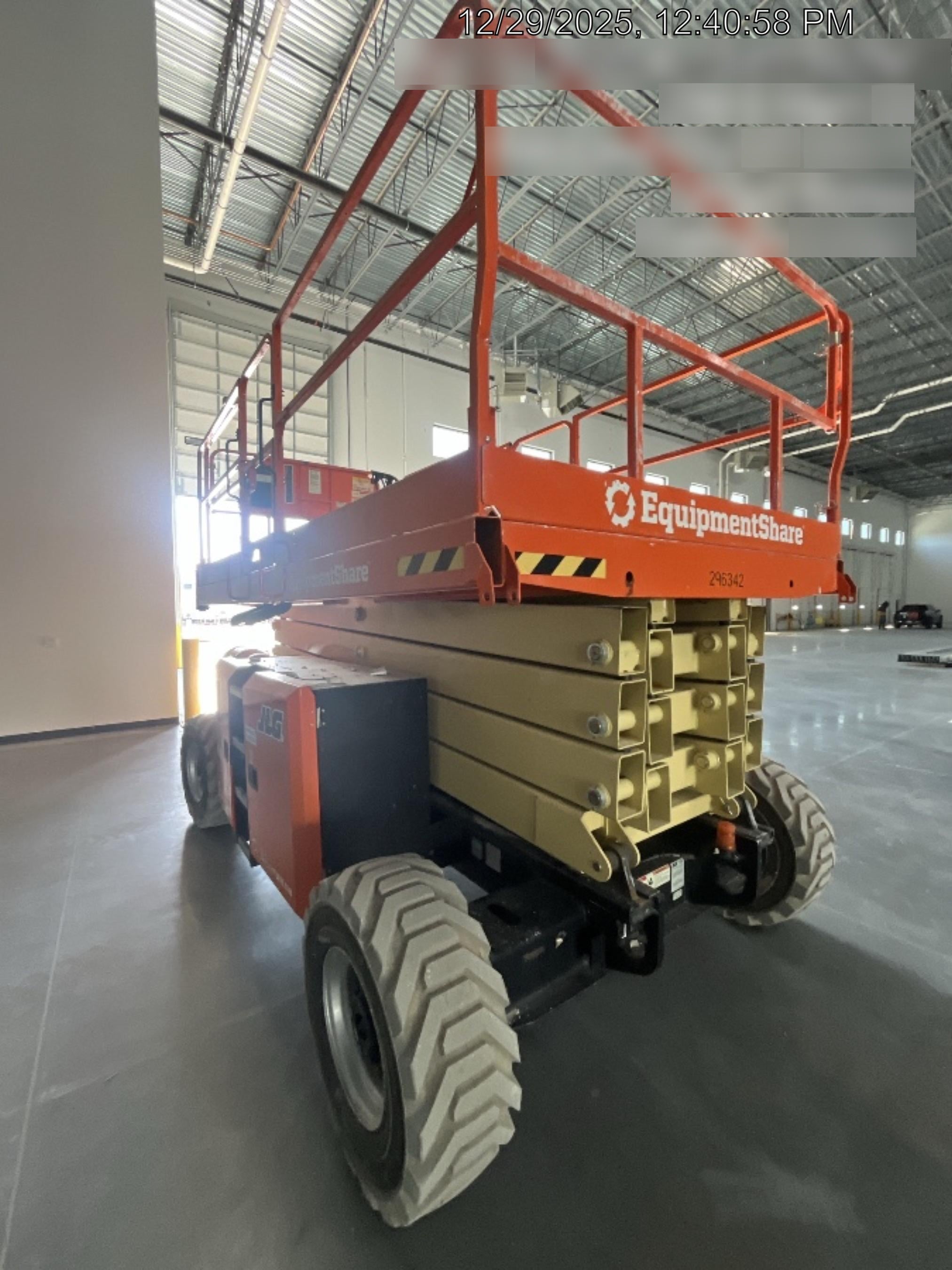 2023 JLG RT4394