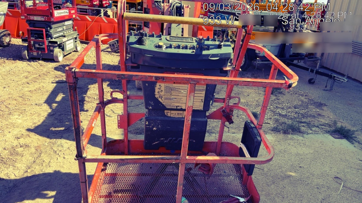 2019 JLG E300AJP