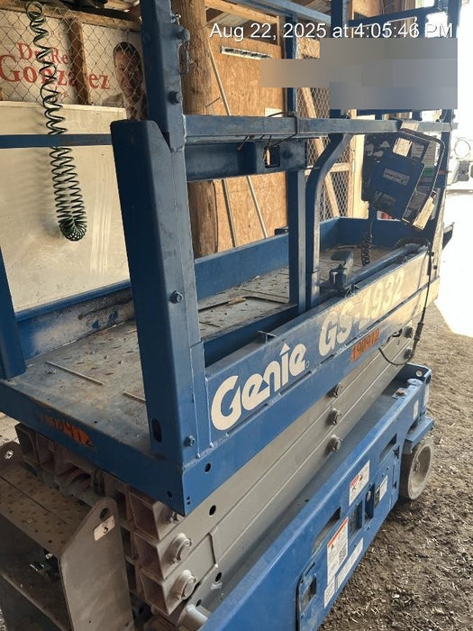 2021 GENIE GS-1932