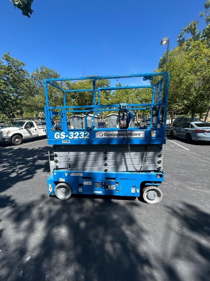 2022 GENIE GS-3232