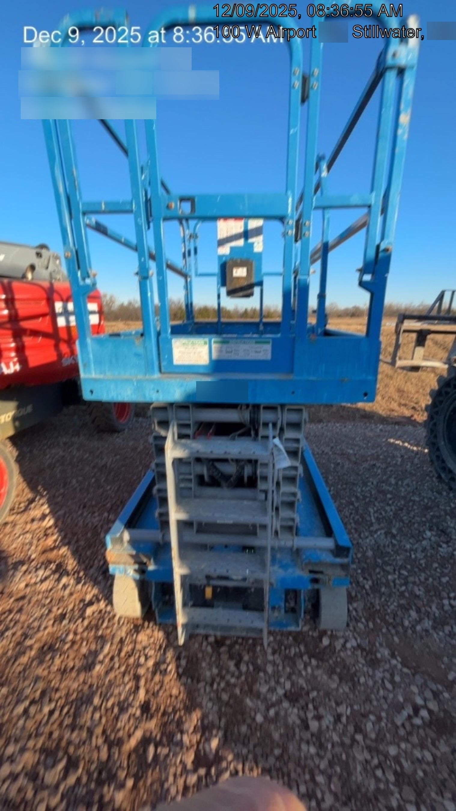 2019 Genie GS-4047 Folding rails with half height swing gate