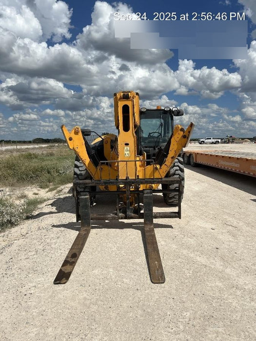 2019 JCB 512-56 109 HP w/CAB/HVAC, Beacon, Aux Hydraulics, Worklights, Solid Tires, 60" Carriage/Forks