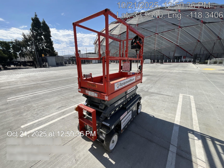 2020 Skyjack SJIII-3219 Solid NM Tires, Half height spring hinged entry gate, Dual Beacons, 800W Inverter