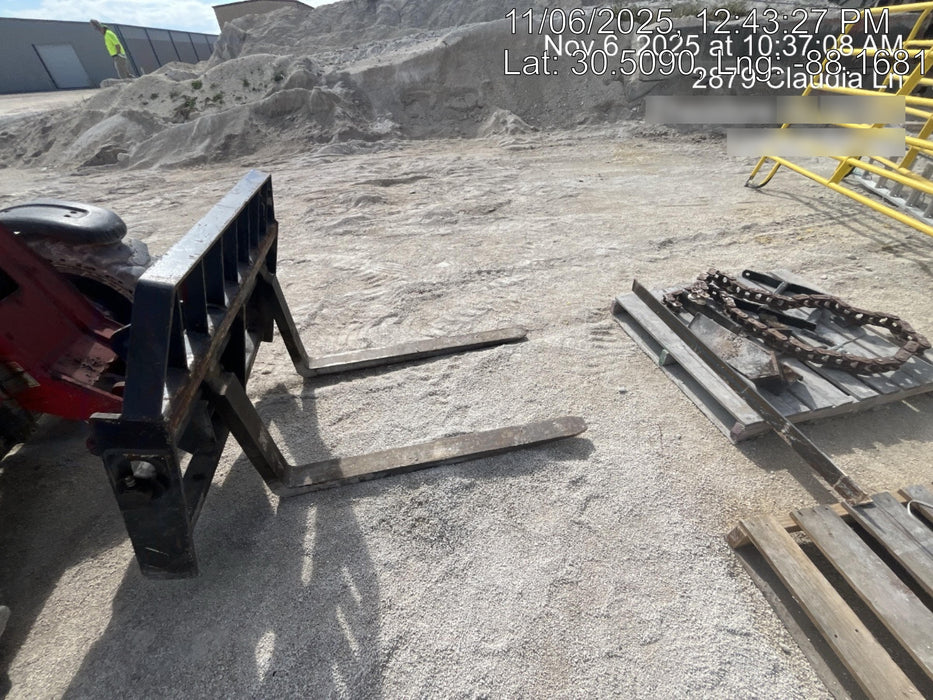 2020 Manitou MTA5519 Canopy, Solid Tires, Work Lights, Beacon, Aux Hydraulics, Back up Alarm, Mirrors, ES Keypad