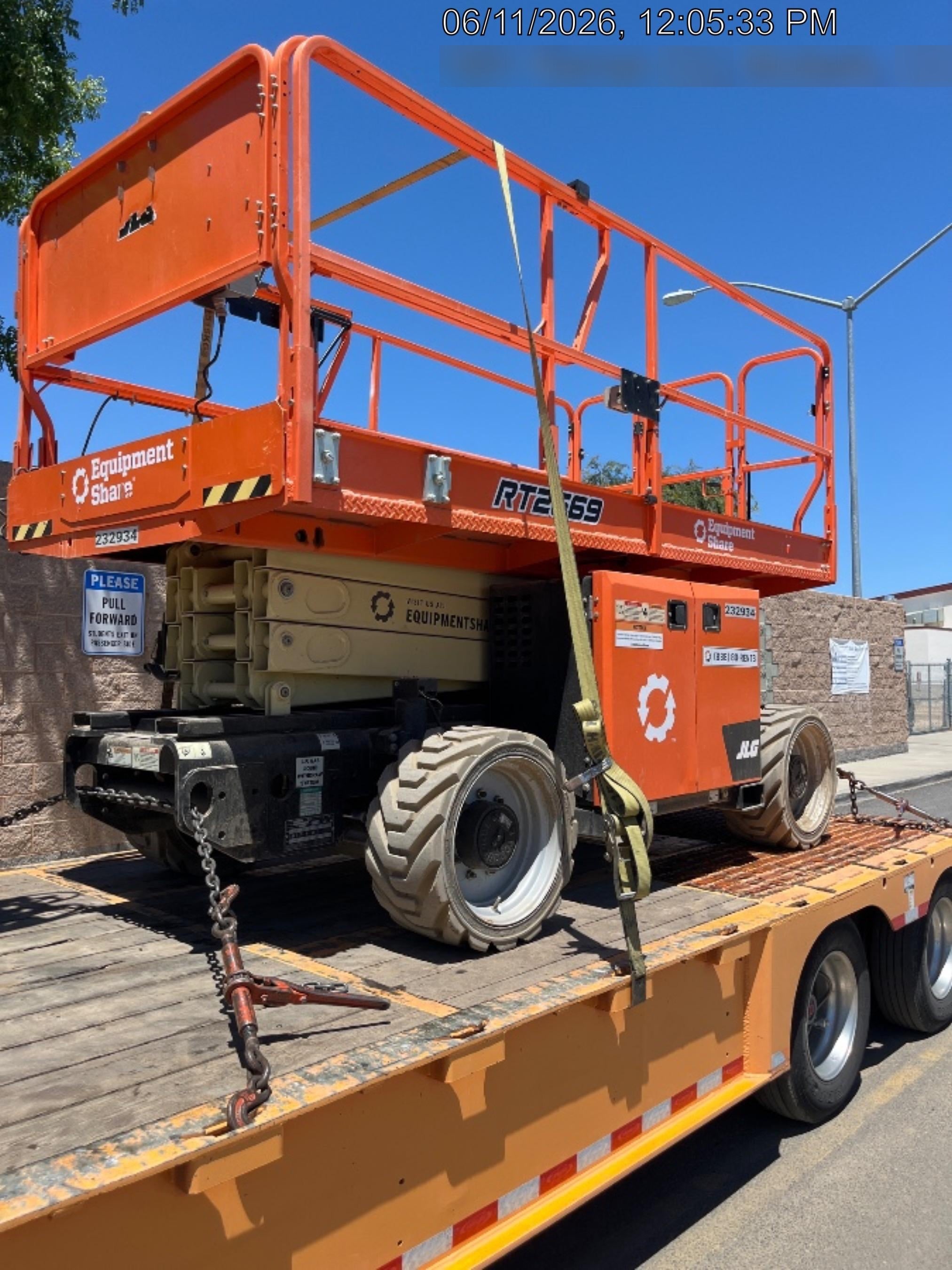 2022 JLG RT2669