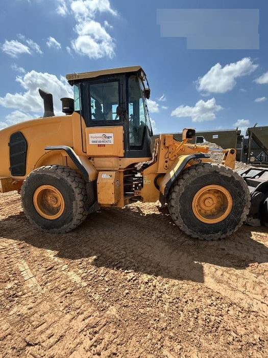 2018 Hyundai HL940 HL 940 Wheel loader, Werk Brau JRB quick coupler, 2.5 yd bucket, and Forks