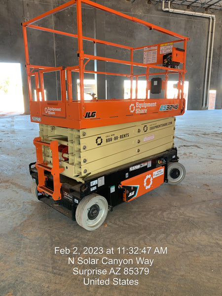 2022 JLG ES3246