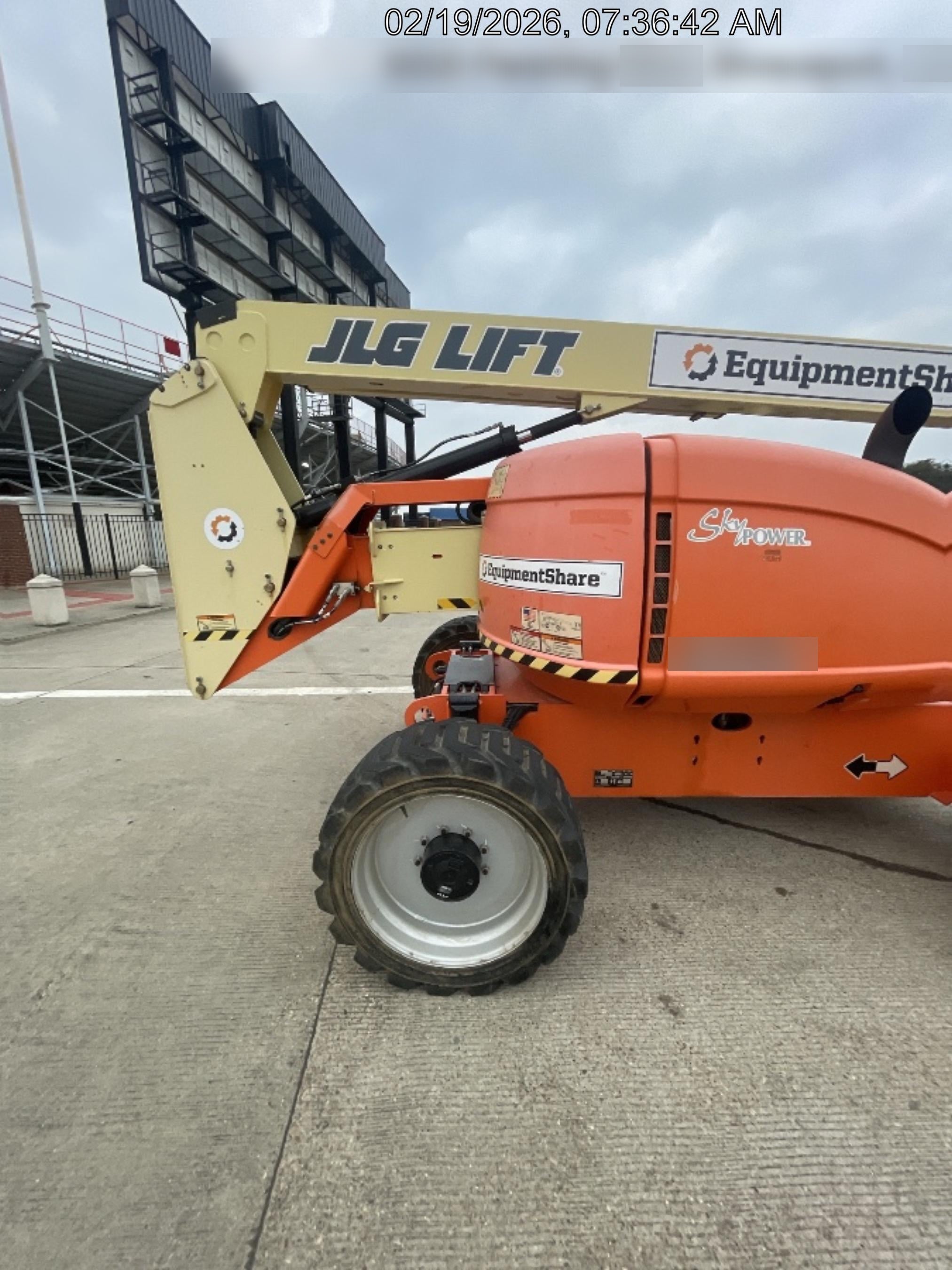 2021 JLG 600AJ