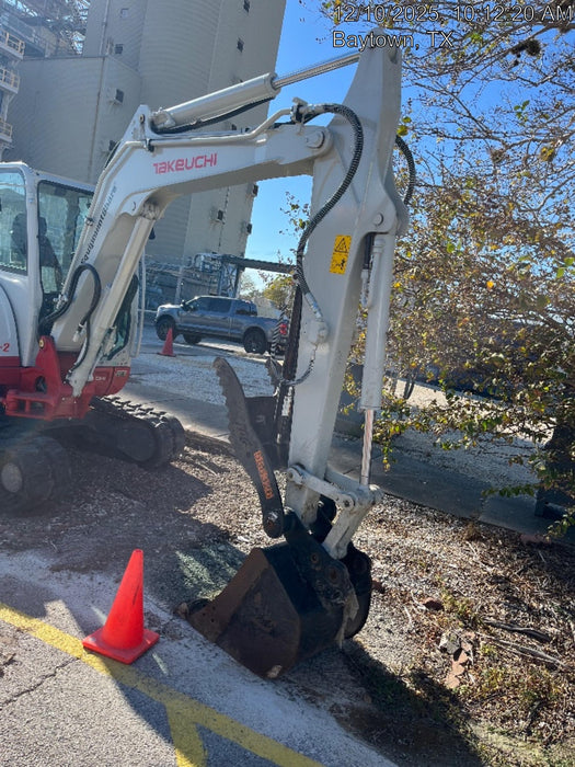 2025 TAKEUCHI 24" Bucket Takeuchi